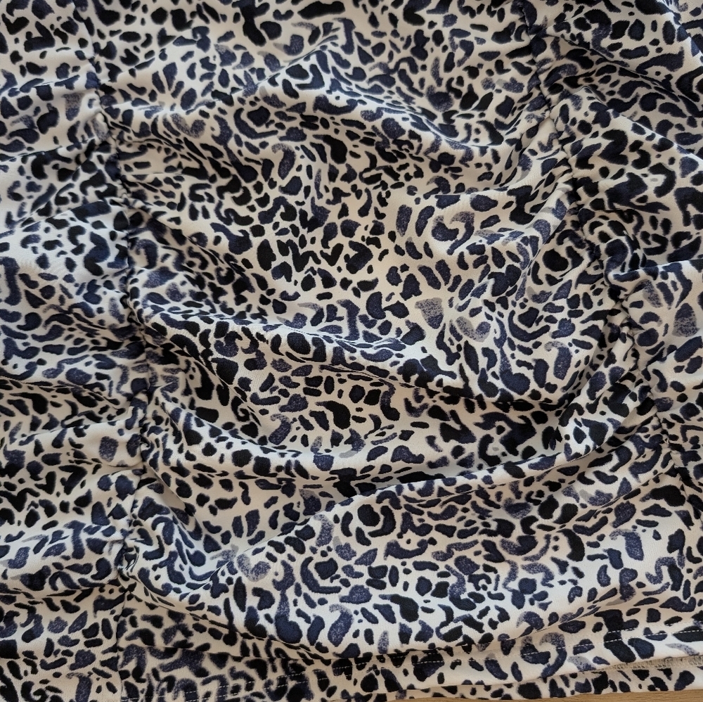 Athleta Zimbabwe Smocked Tankini Animal Print Swimsuit 38‎ B/C Underwire - Picture 4 of 7